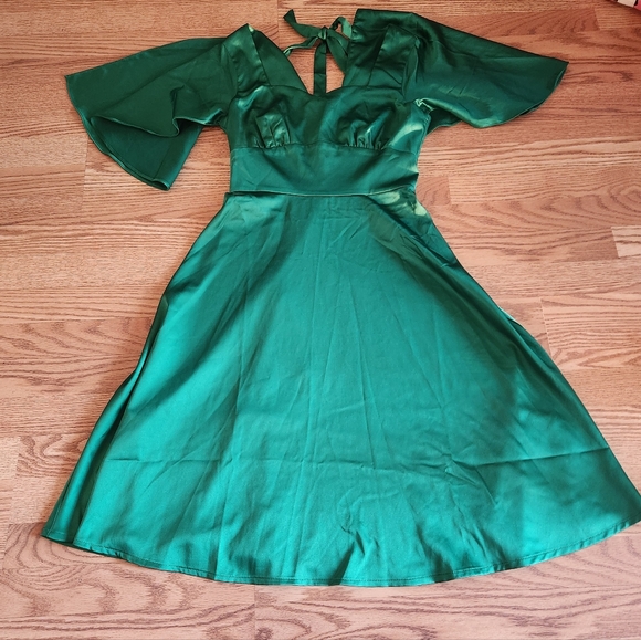 Voodoo Vixen Dresses & Skirts - NWT Voodoo Vixen Elegant Green Dress, Size M